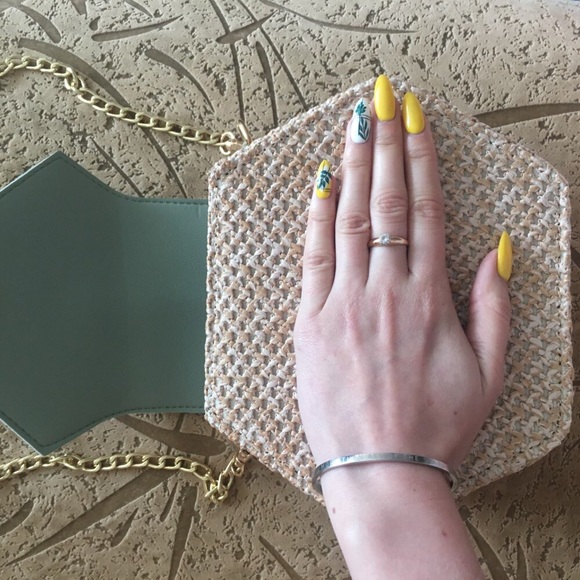 NEW Boho Tassel Straw Leather Crossbody Bag Purse - Picture 4 of 4